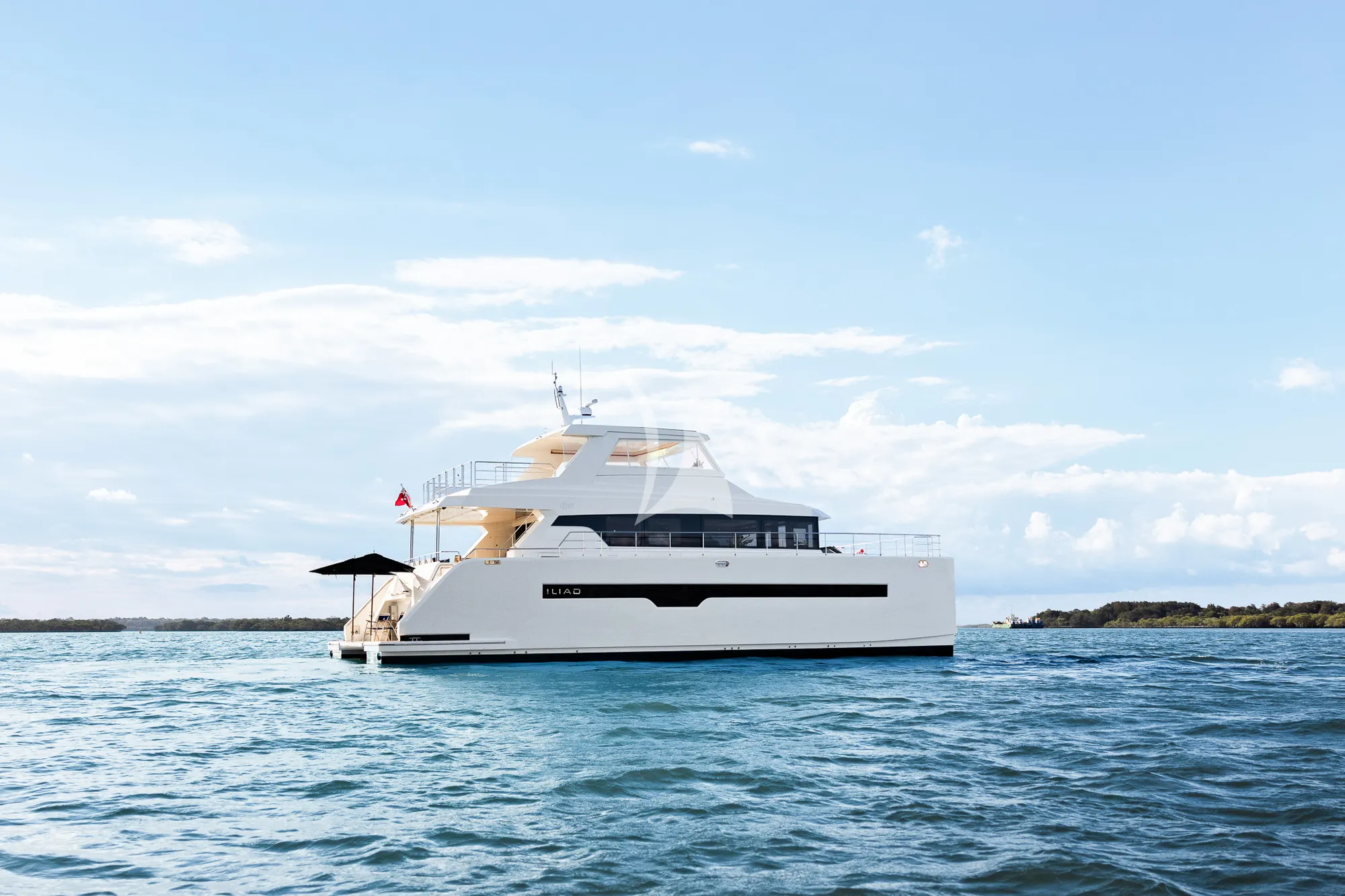 GINGER Iliad 62 - side profile anchored