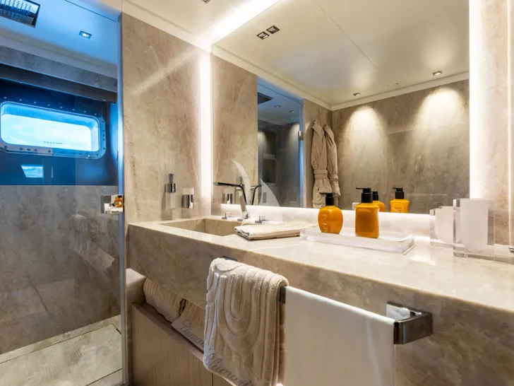 GIOIA Codecasa Vintage 43m - VIP cabin 2 bathroom GIOIA Codecasa Vintage 43m - VIP cabin 2 bathroom