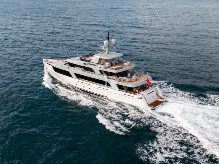 GIOIA Codecasa Vintage 43m - cruising aft shot GIOIA Codecasa Vintage 43m - cruising aft shot
