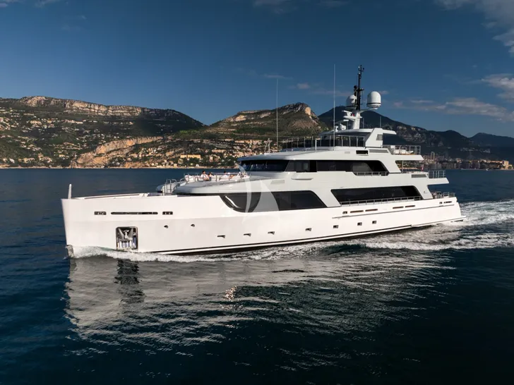 GIOIA Codecasa Vintage 43m - cruising side profile GIOIA Codecasa Vintage 43m - cruising side profile