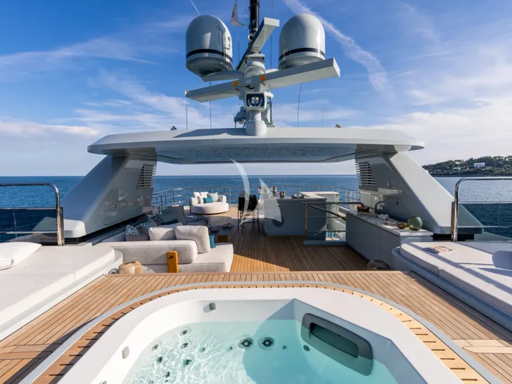 GIOIA Codecasa Vintage 43m - sundeck GIOIA Codecasa Vintage 43m - sundeck