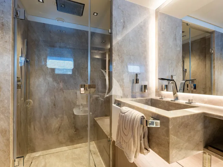 GIOIA Codecasa Vintage 43m - twin cabin 1 bathroom GIOIA Codecasa Vintage 43m - twin cabin 1 bathroom