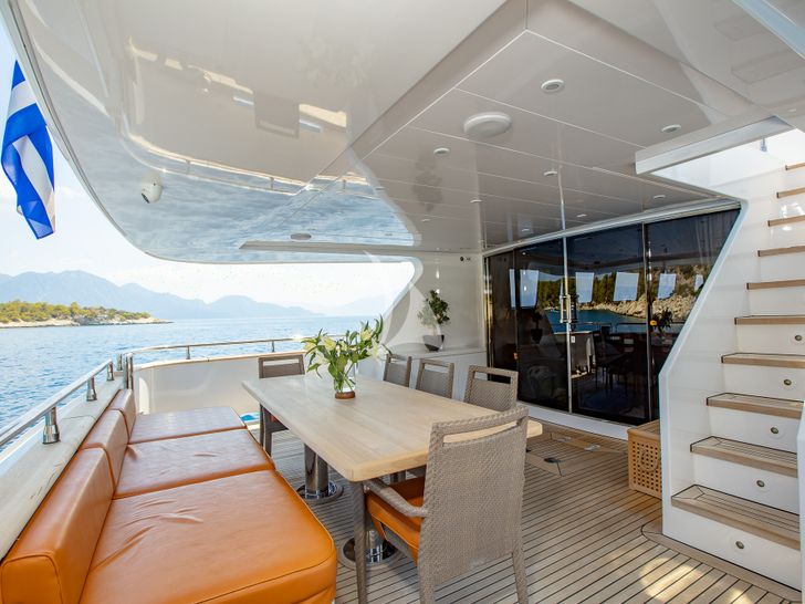 GIOE I Tecnomar 100 aft deck GIOE I Tecnomar 100 aft deck