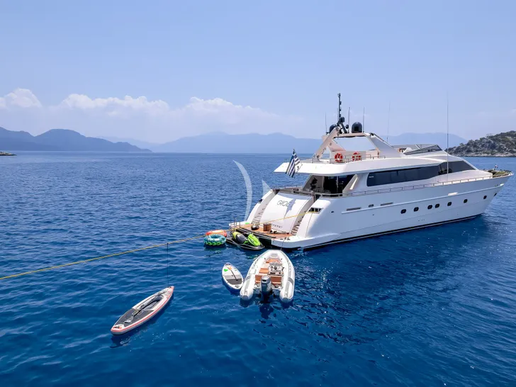 GIOE I Tecnomar Nadara 30 - anchored with the water toys GIOE I Tecnomar Nadara 30 - anchored with the water toys