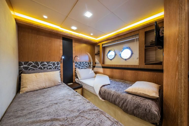 Charter Yacht GIORGIO - Monte Carlo 86 - 4 Cabins - Split - Dubrovnik - Hvar - Croatia