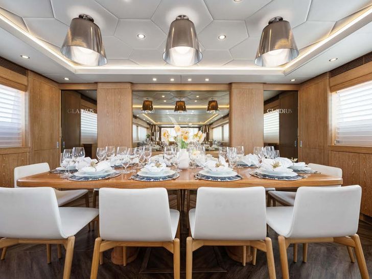 GLADIUS Cantieri di Pisa Akhir 38 - indoor dining area GLADIUS Cantieri di Pisa Akhir 38 - indoor dining area