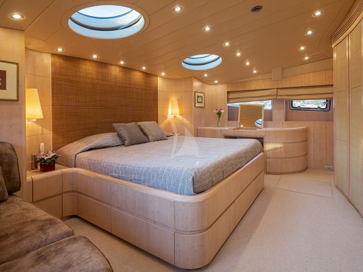 GLAROS Yacht vip GLAROS Yacht vip