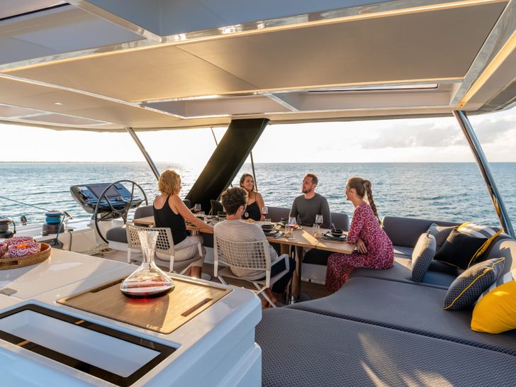 GLORIA - Flybridge GLORIA - Flybridge
