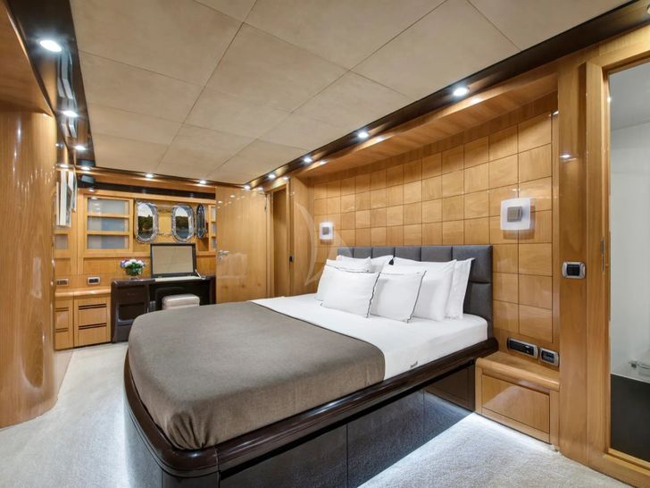 GO Dragos Yachts 111 - VIP cabin 2 GO Dragos Yachts 111 - VIP cabin 2