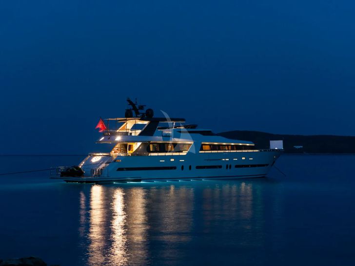 GO Dragos Yachts 111 - at night GO Dragos Yachts 111 - at night