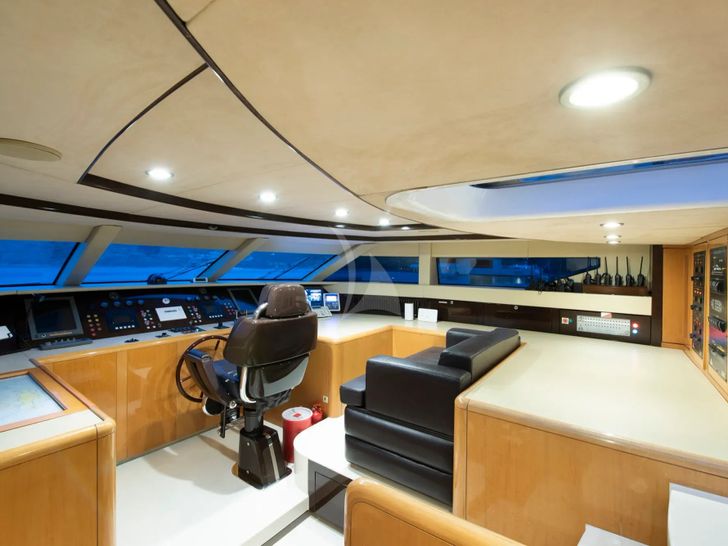 GO Dragos Yachts 111 - cockpit GO Dragos Yachts 111 - cockpit