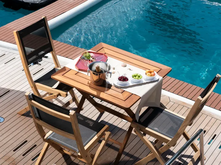 GO Dragos Yachts 111 - fruit snacks GO Dragos Yachts 111 - fruit snacks