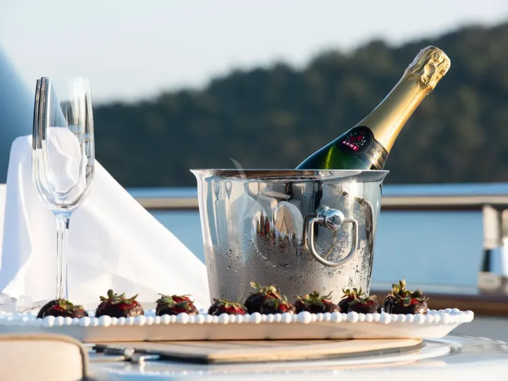 GO Dragos Yachts 111 - wine party GO Dragos Yachts 111 - wine party