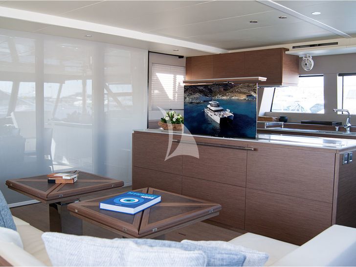 GALUX ONE- Saloon/galley
