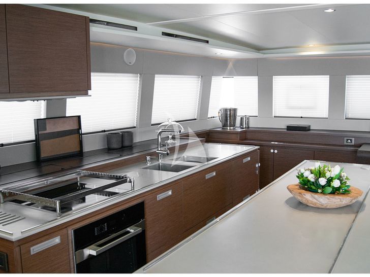 GALUX ONE- Galley