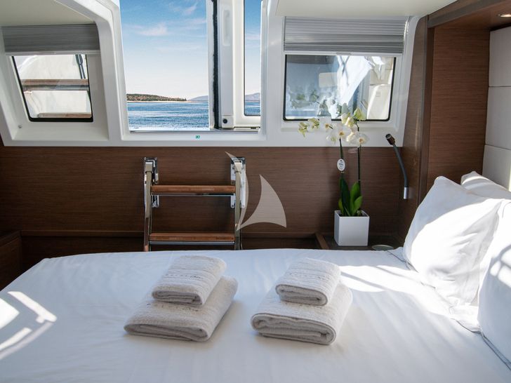 GALUX ONE- Double guest cabin
