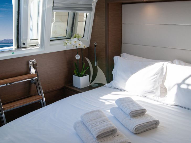 GALUX ONE- Double guest cabin