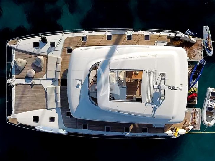 GALUX ONE- Flybridge