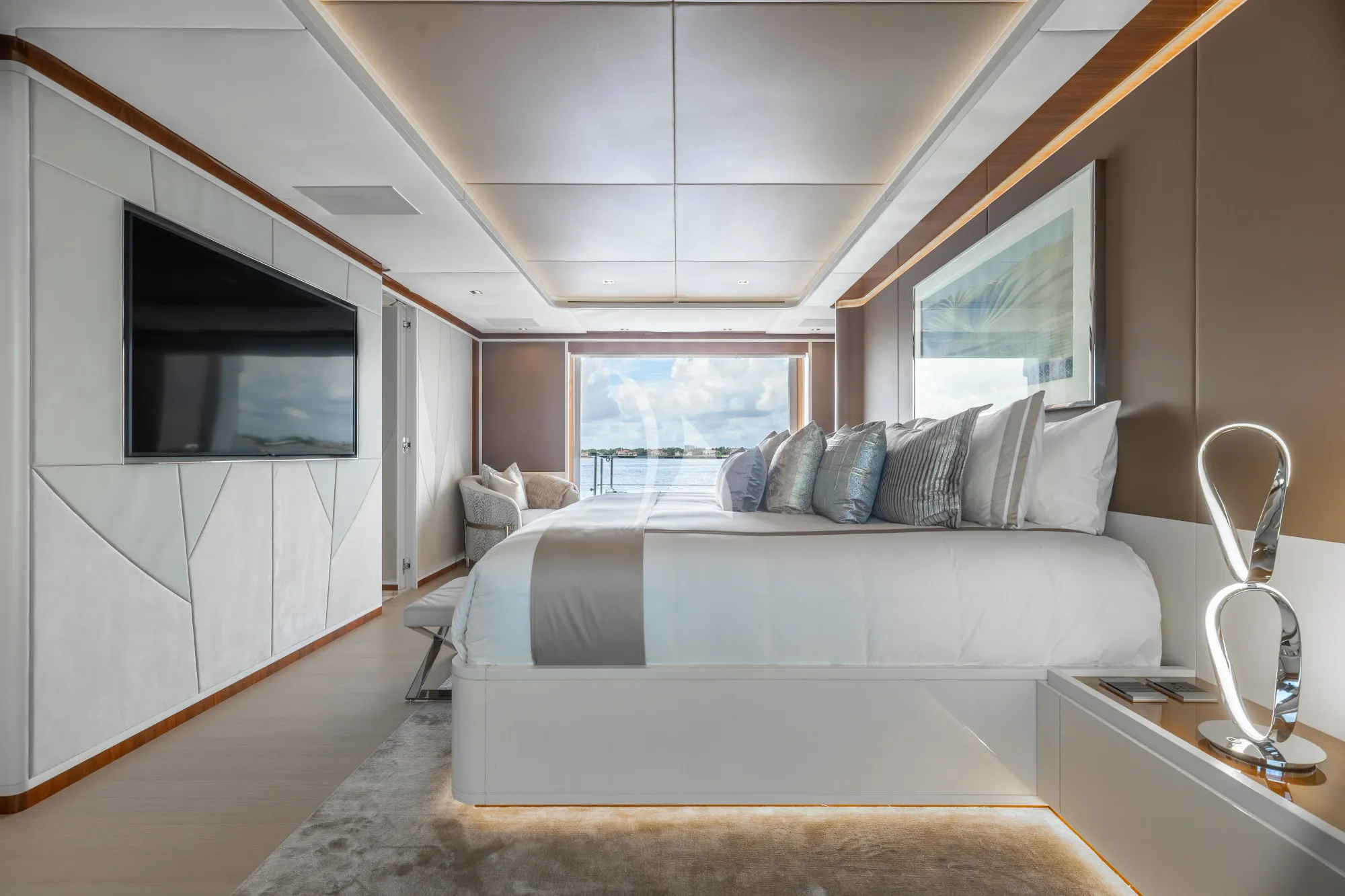 Charter Yacht VELOCITY - Mangusta GranSport 54 - 5 Cabins - Ibiza - Palma - Mallorca - Balearics - Spain