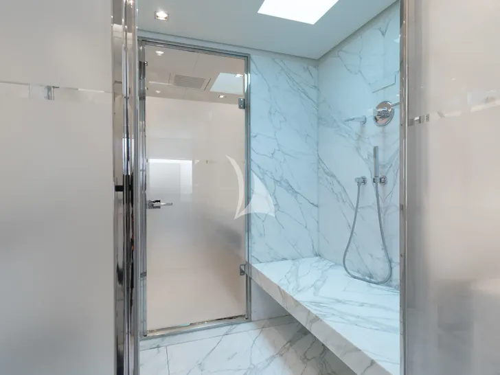 VELOCITY Mangusta GranSport 54 - master cabin shower VELOCITY Mangusta GranSport 54 - master cabin shower