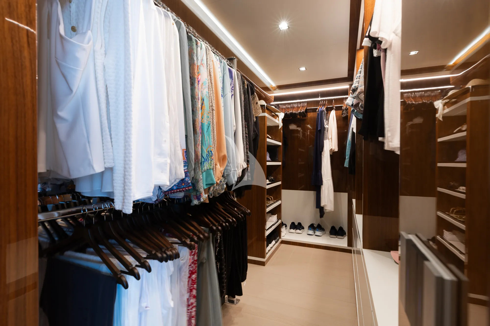 Charter Yacht VELOCITY - Mangusta GranSport 54 - 5 Cabins - Ibiza - Palma - Mallorca - Balearics - Spain