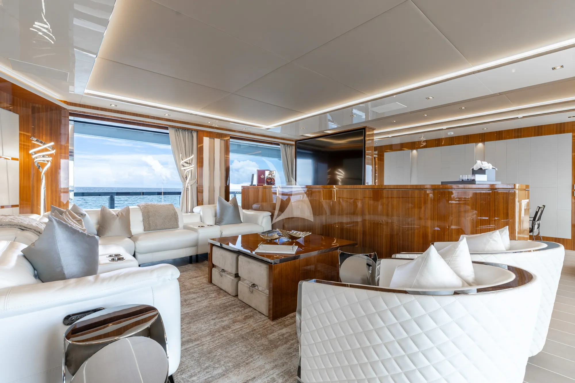 Charter Yacht VELOCITY - Mangusta GranSport 54 - 5 Cabins - Ibiza - Palma - Mallorca - Balearics - Spain