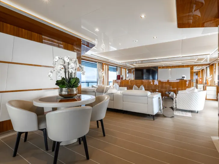 VELOCITY Mangusta GranSport 54 - saloon VELOCITY Mangusta GranSport 54 - saloon