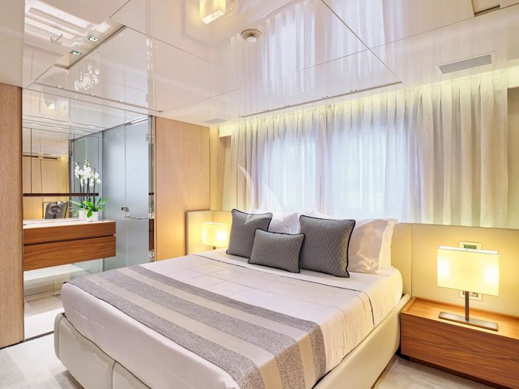 GOLDEN YACHT Sanlorenzo SL106 - VIP cabin 1 GOLDEN YACHT Sanlorenzo SL106 - VIP cabin 1