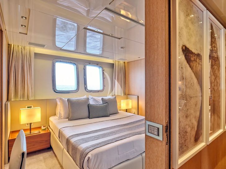 GOLDEN YACHT Sanlorenzo SL106 - VIP cabin 2 GOLDEN YACHT Sanlorenzo SL106 - VIP cabin 2