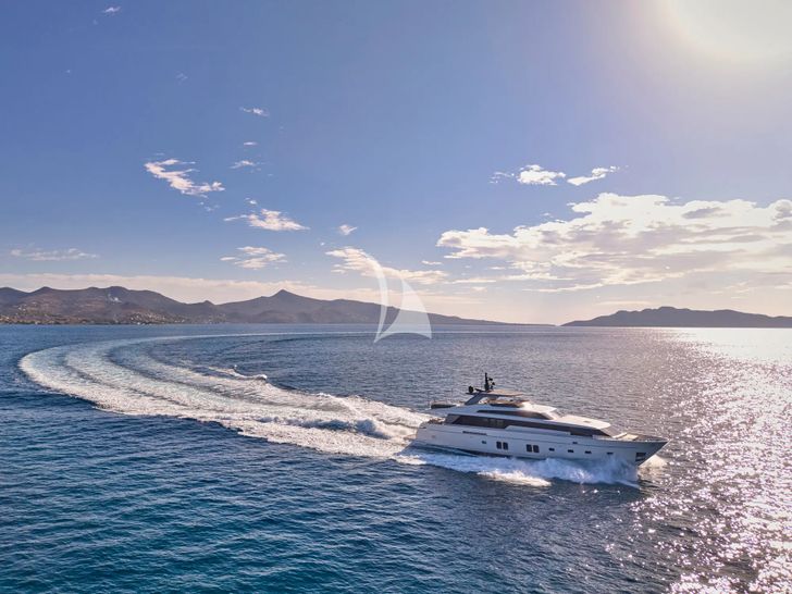 GOLDEN YACHT Sanlorenzo SL106 - cruising under the sun GOLDEN YACHT Sanlorenzo SL106 - cruising under the sun