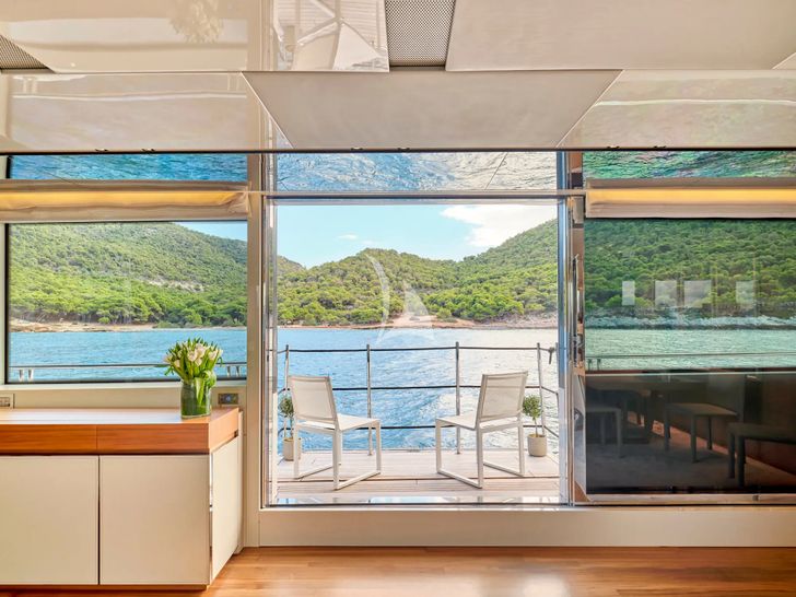 GOLDEN YACHT Sanlorenzo SL106 - side balcony GOLDEN YACHT Sanlorenzo SL106 - side balcony