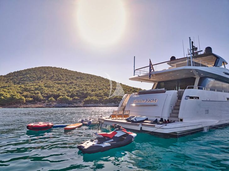 GOLDEN YACHT Sanlorenzo SL106 - water toys GOLDEN YACHT Sanlorenzo SL106 - water toys