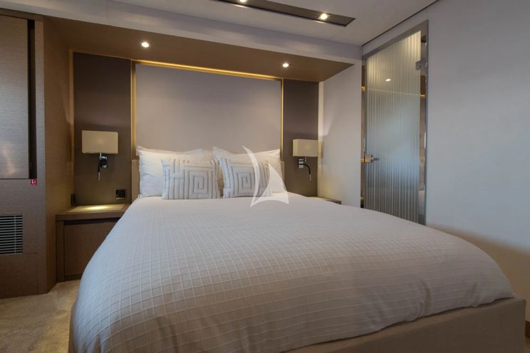 Charter Yacht GOOD TIMES - Prestige 680 - 4 Cabins - Antibes - Cannes - Nice - St Tropez - Monaco - French Riviera