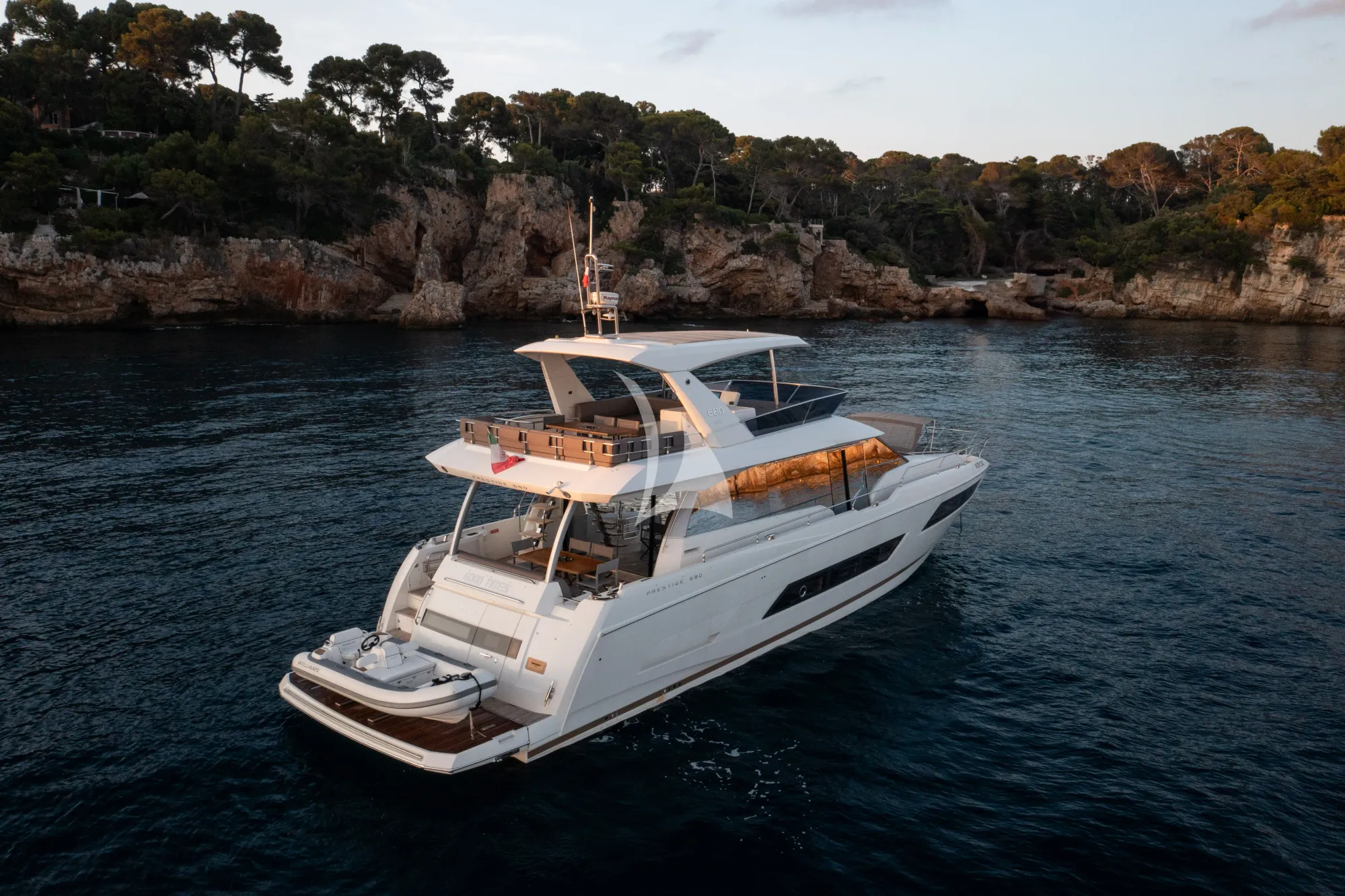 Charter Yacht GOOD TIMES - Prestige 680 - 4 Cabins - Antibes - Cannes - Nice - St Tropez - Monaco - French Riviera