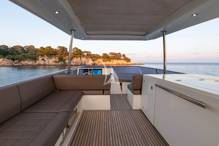 Charter Yacht GOOD TIMES - Prestige 680 - 4 Cabins - Antibes - Cannes - Nice - St Tropez - Monaco - French Riviera