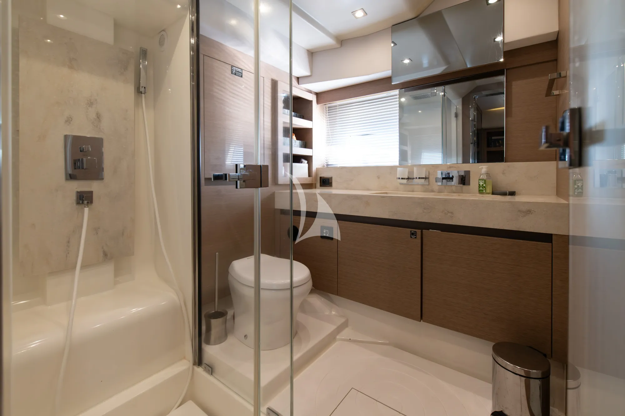 Charter Yacht GOOD TIMES - Prestige 680 - 4 Cabins - Antibes - Cannes - Nice - St Tropez - Monaco - French Riviera