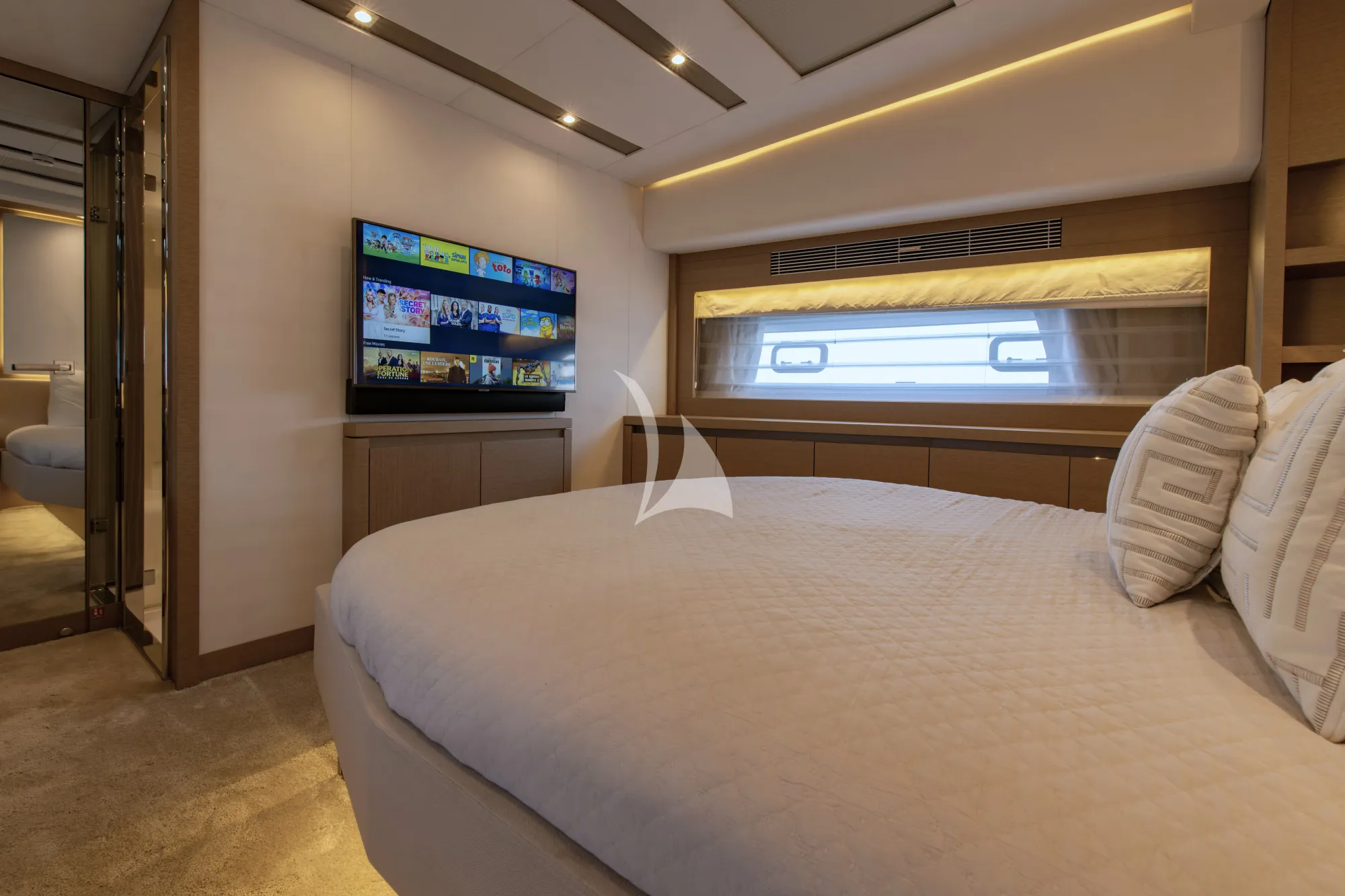 Charter Yacht GOOD TIMES - Prestige 680 - 4 Cabins - Antibes - Cannes - Nice - St Tropez - Monaco - French Riviera