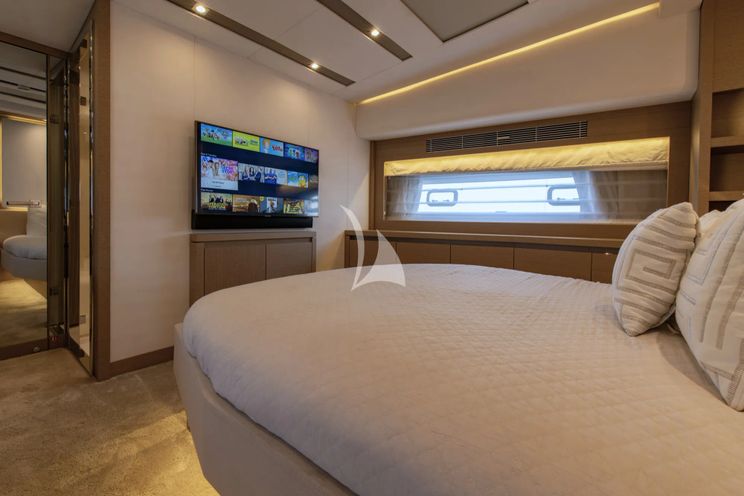 Charter Yacht GOOD TIMES - Prestige 680 - 4 Cabins - Antibes - Cannes - Nice - St Tropez - Monaco - French Riviera