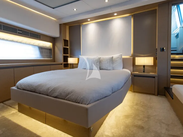 GOOD TIMES Prestige 680 - master cabin GOOD TIMES Prestige 680 - master cabin