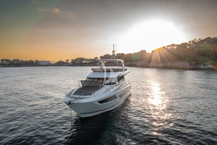 Charter Yacht GOOD TIMES - Prestige 680 - 4 Cabins - Antibes - Cannes - Nice - St Tropez - Monaco - French Riviera