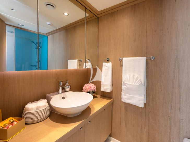 GRACE Aegean Yachts 28m - VIP cabin 2 bathroom GRACE Aegean Yachts 28m - VIP cabin 2 bathroom