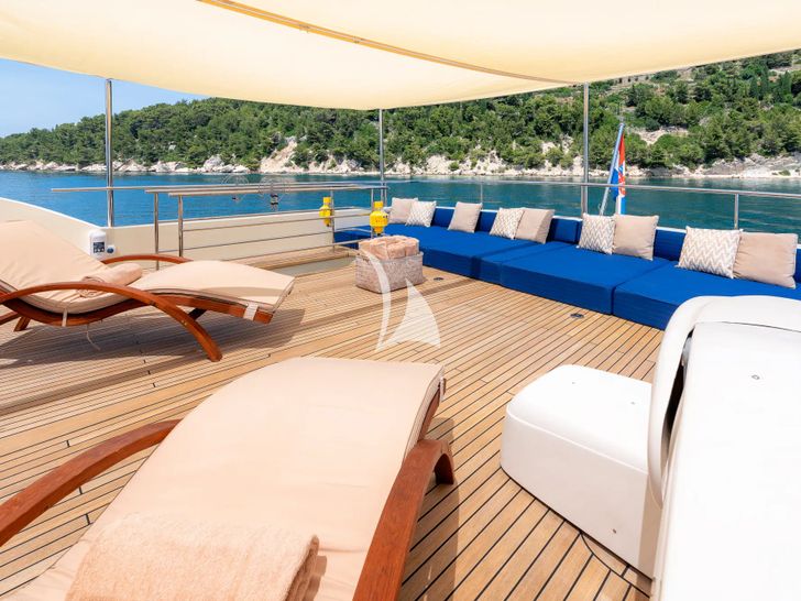 GRACE Aegean Yachts 28m - flybridge seating and sun beds GRACE Aegean Yachts 28m - flybridge seating and sun beds