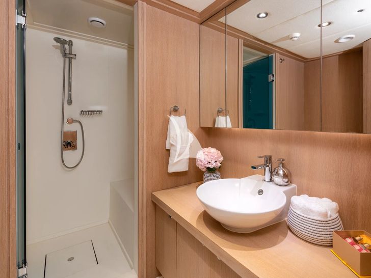 GRACE Aegean Yachts 28m - twin cabin 2 bathroom GRACE Aegean Yachts 28m - twin cabin 2 bathroom