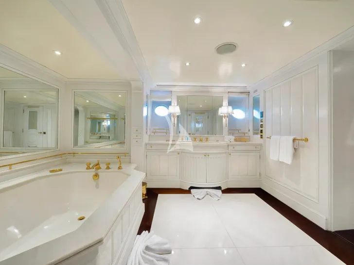 GRAND OCEAN Blohm&Voss 85m - VIP cabin 1 bathroom GRAND OCEAN Blohm&Voss 85m - VIP cabin 1 bathroom