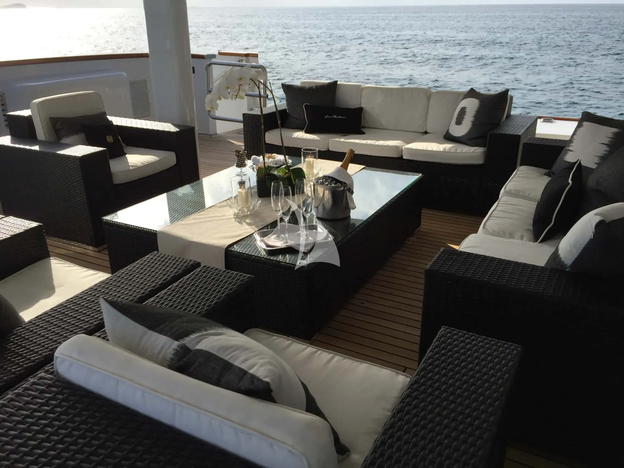 Charter Yacht GRAND ILLUSION - Palmer Johnson 137 - 5 Cabins - Nassau - Exumas - Bahamas