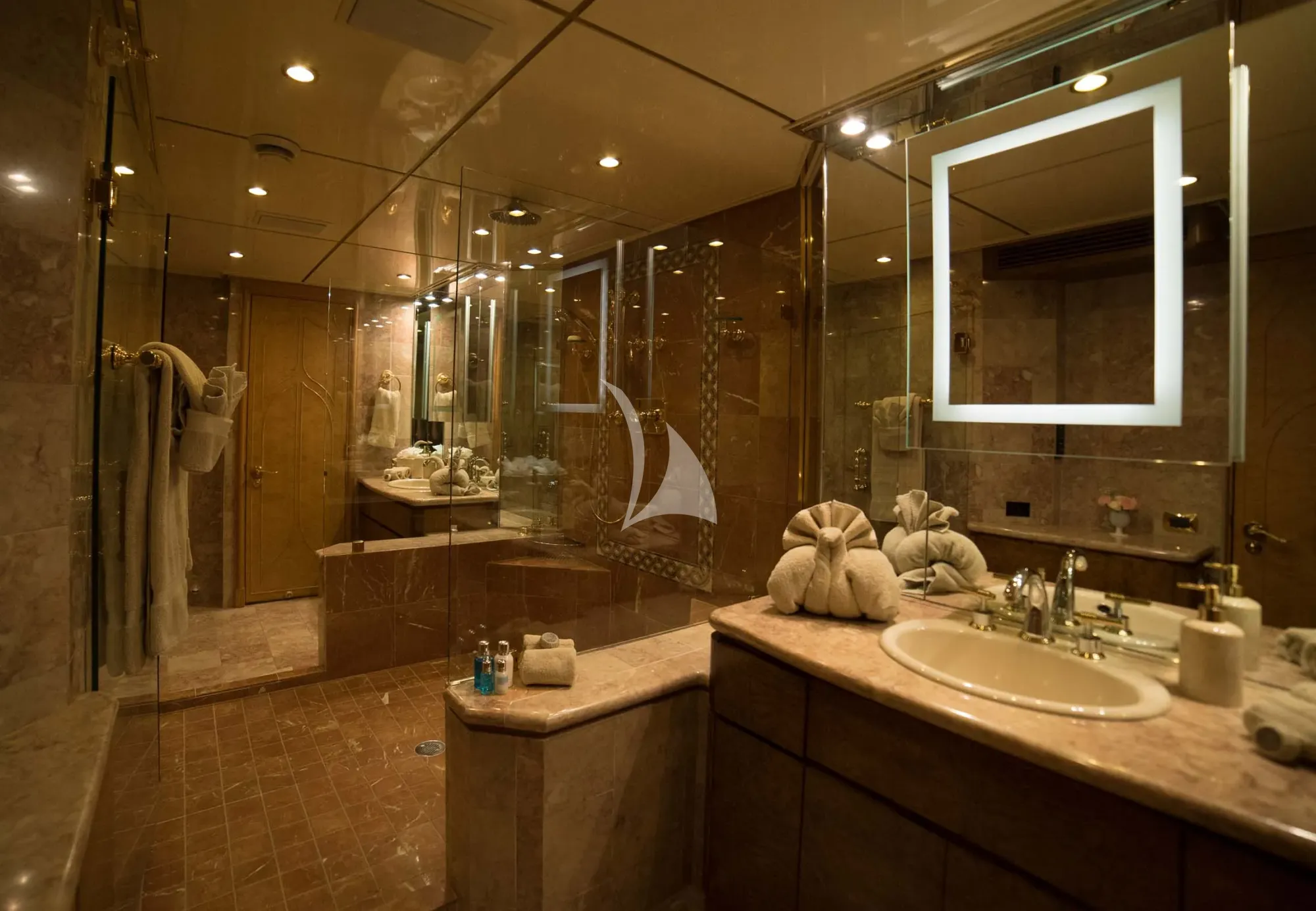 Charter Yacht GRAND ILLUSION - Palmer Johnson 137 - 5 Cabins - Nassau - Exumas - Bahamas