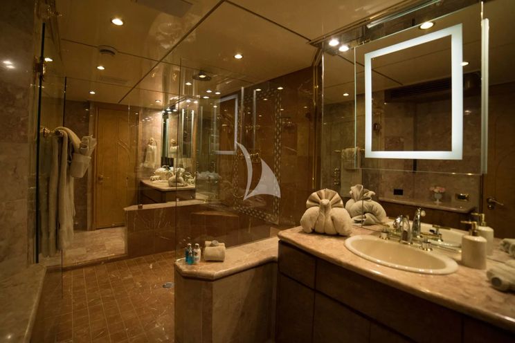 Charter Yacht GRAND ILLUSION - Palmer Johnson 137 - 5 Cabins - Nassau - Exumas - Bahamas