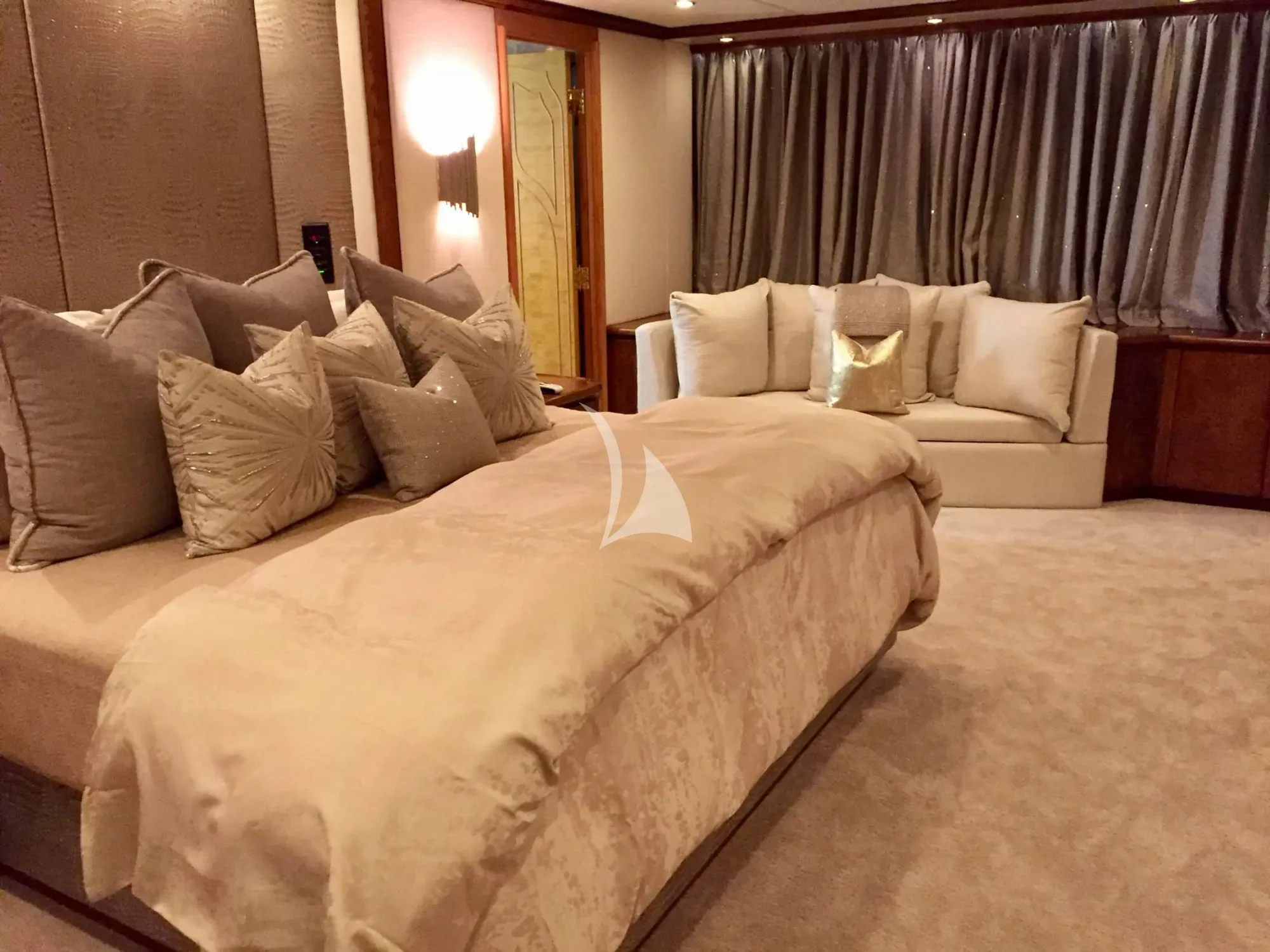 Charter Yacht GRAND ILLUSION - Palmer Johnson 137 - 5 Cabins - Nassau - Exumas - Bahamas