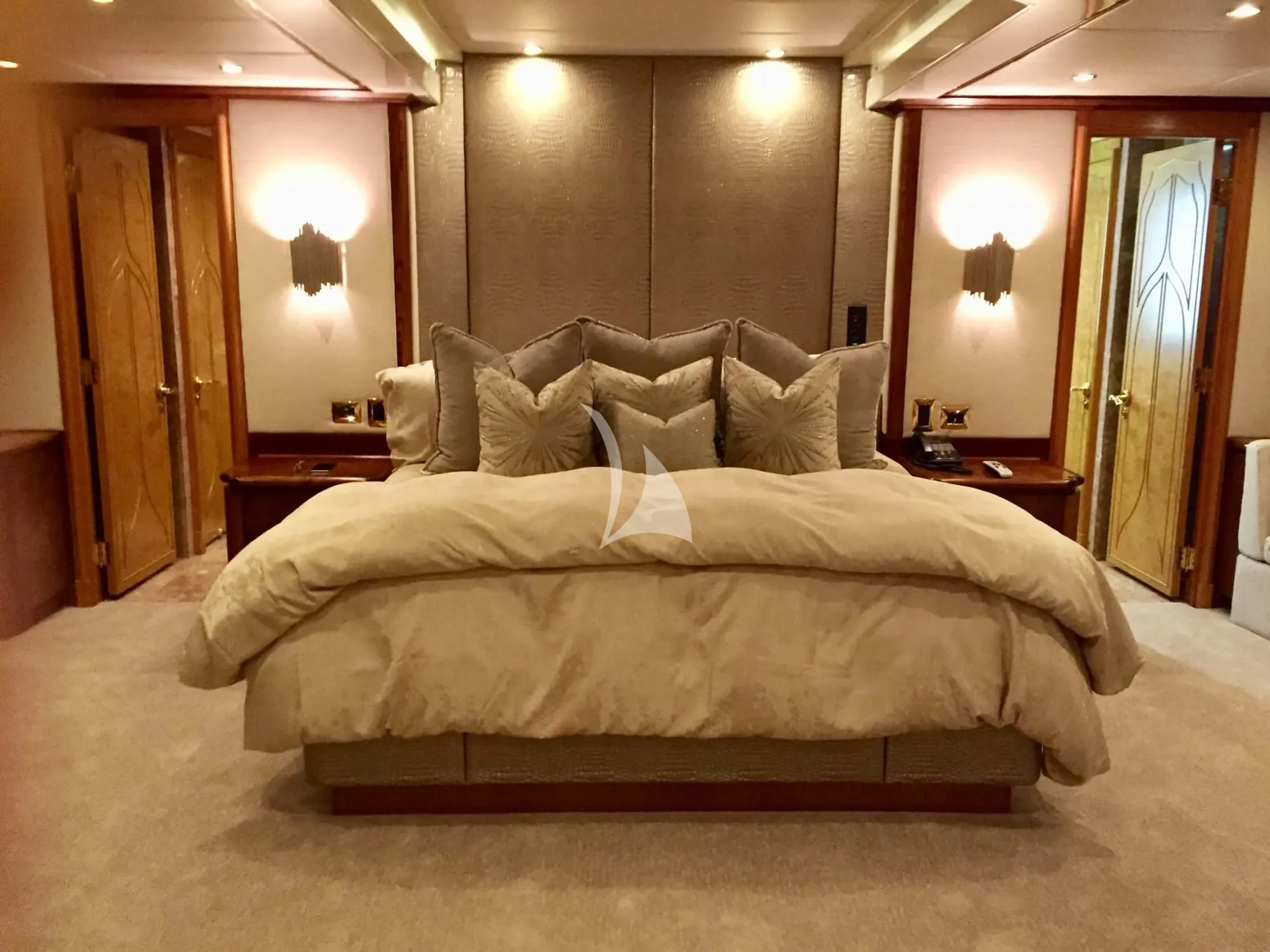 Charter Yacht GRAND ILLUSION - Palmer Johnson 137 - 5 Cabins - Nassau - Exumas - Bahamas