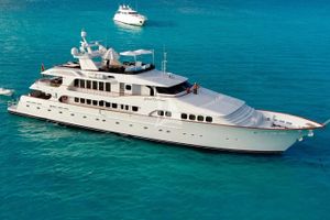 GRAND ILLUSION - Palmer Johnson 137 - 5 Cabins - Nassau - Exumas - Bahamas GRAND ILLUSION - Palmer Johnson 137 - 5 Cabins - Nassau - Exumas - Bahamas